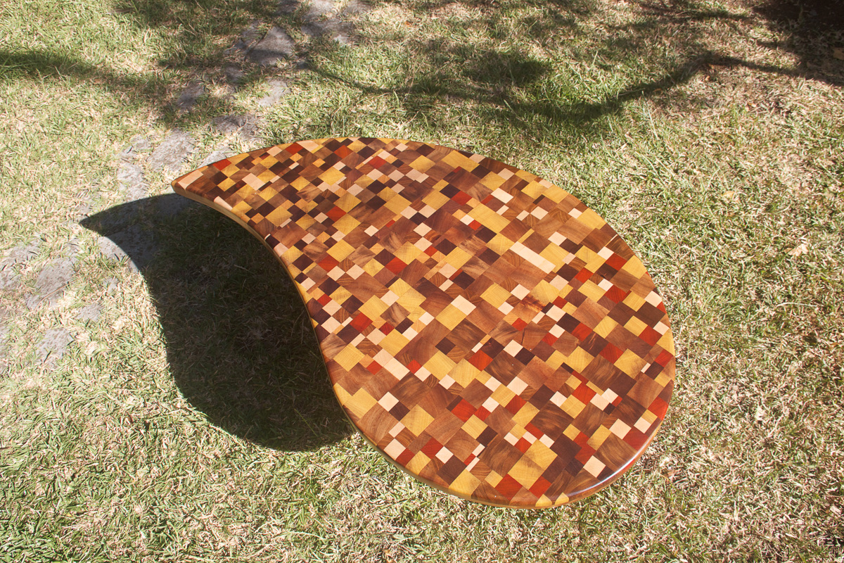 Table basse en mosaïque de cubes de bois