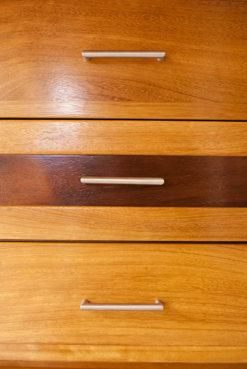 Dressing en iroko et palissandre de Madagascar