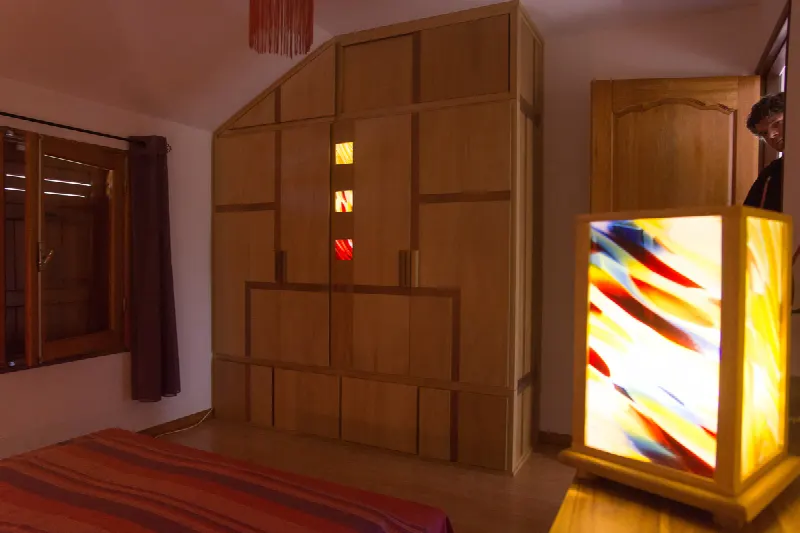 Placard intégré en movingui et dibétou