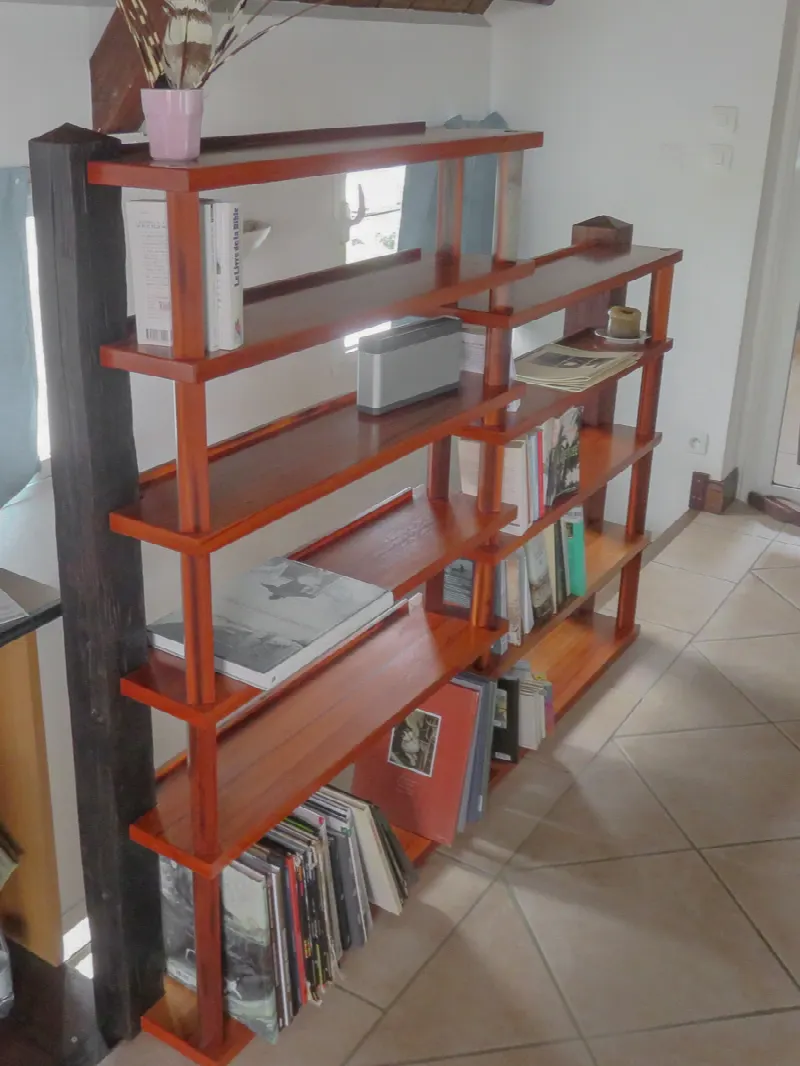 Bibliothèque d'escalier